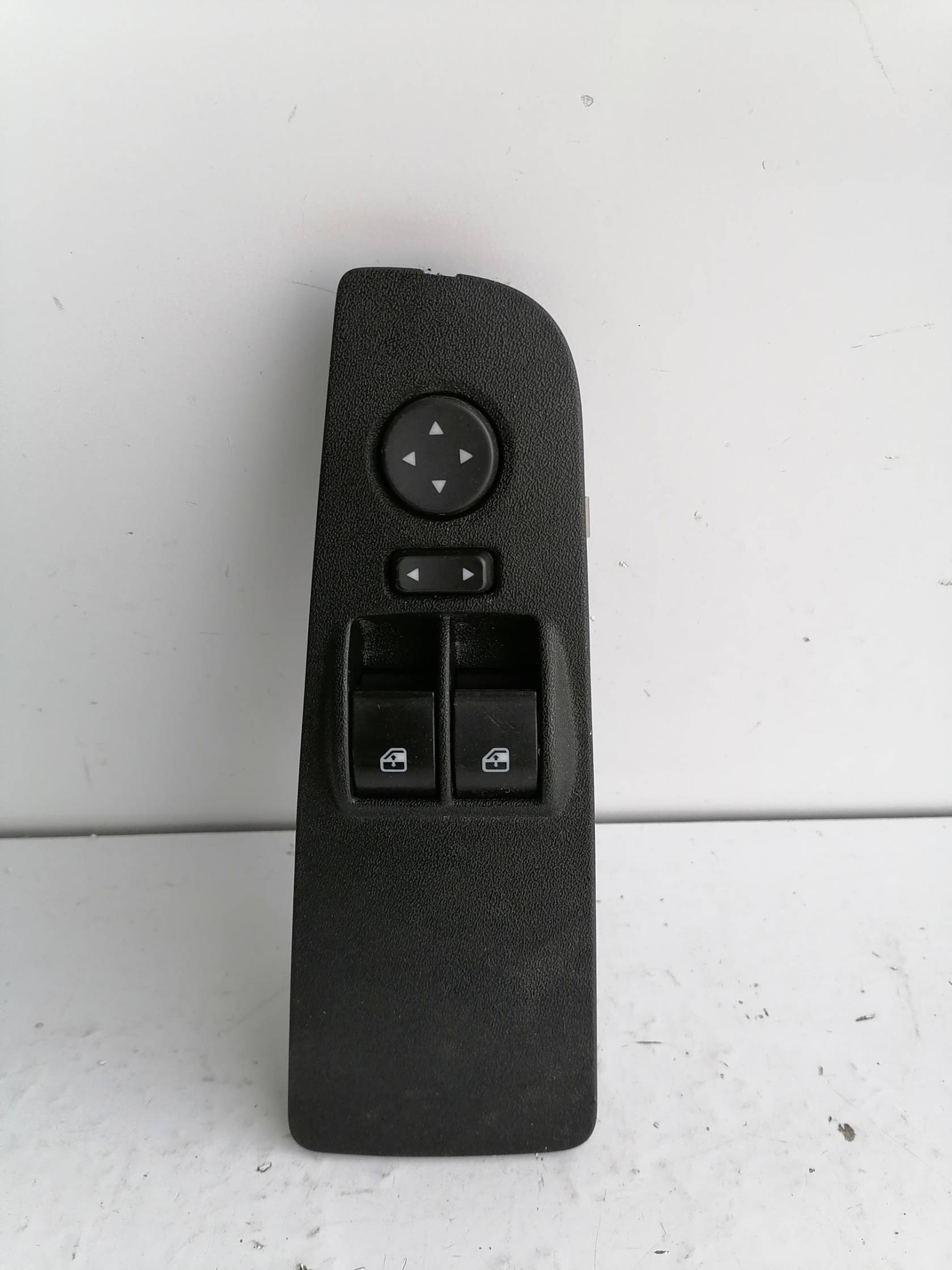 Interruttore alzacristalli porta ant.